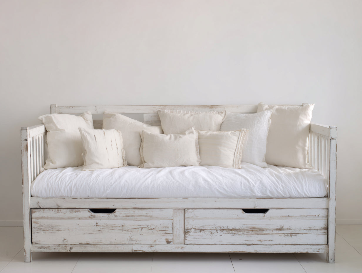 Sofá cama de madera 205x95x88 cm - Blanco envejecido - Diseño individual con 2 cajones
